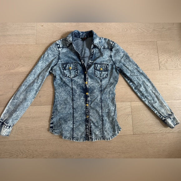 G by GUESS acid wash button down size XS - Picture 1 of 10